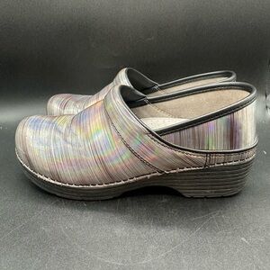 Dansko Womens LT Pro Prism Patent Leather Slip On Metallic Clogs Shoes 38 US 7.5